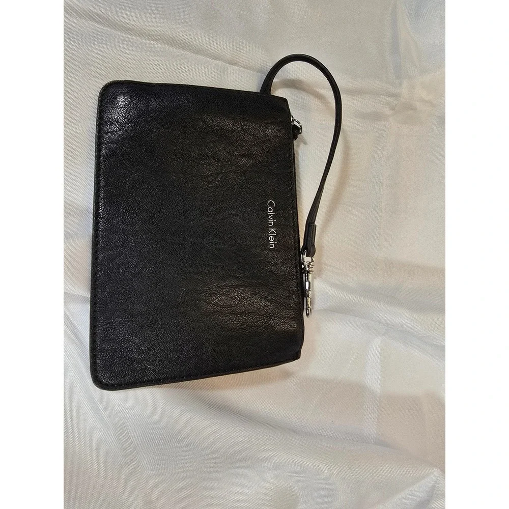 Calvin‎ Klein Wristlet Accessory Pouch Zip Closure Black